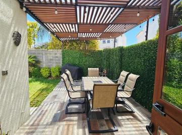Casa en condominio de 4 habitaciones, Querétaro · Casa Amueblada en Renta en El Refugio, Querétaro