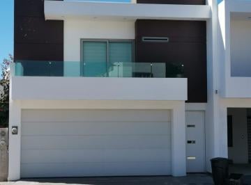 Casa · 115m² · 3 Recámaras · 2 Estacionamientos · Casa en Venta en Stanza Cantabria