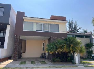 Casa en condominio Renta de 3 habitaciones · Casa en Renta en Bosques de Santa Anita