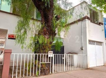 Casa · 192m² · 4 Recámaras · 1 Estacionamiento · Casa a La Renta, del Carmen, Coyoacan, Cdmx