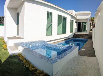 2d001cd2e679d3c12ea69cf23ae976228e398406743b4b3c5721210b7ddd7a5d · Casa en Venta en Lomas de Cocoyoc