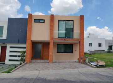 Casa en condominio de 4 habitaciones, Tlajomulco de Zúñiga · Casa con 4 Recámaras y 140 m² de Terreno en Renta en Senderos de Monte Verde