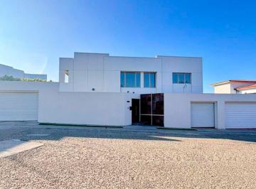 Casa de 4 habitaciones, Tijuana · Casa en Venta en Lomas de Agua Caliente