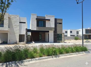 Casa de 4 habitaciones, Saltillo · Casa en Fracc Seterra Residencial, 4 Recamaras