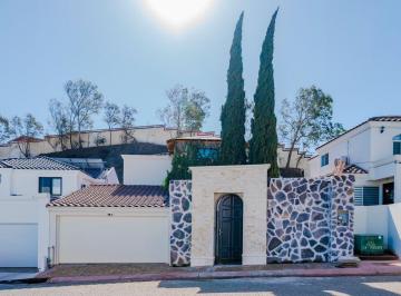 Casa de 4 habitaciones, Tijuana · Casa en Renta en Hacienda Agua Caliente
