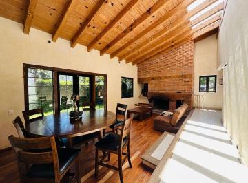 Casa · 240m² · 3 Recámaras · 1 Estacionamiento · Casa en Renta Ruta del Lago Avandaro