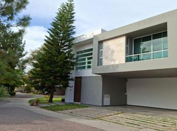 Casa en condominio de 3 habitaciones, San Luis Potosí · Casa en Renta en Privada Los Pinos, Lomas 4a Seccion, 3 Recamaras