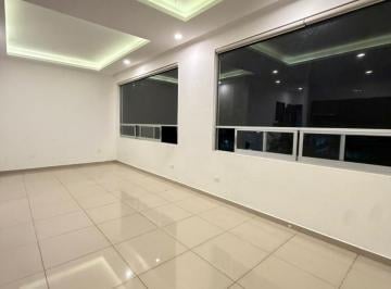 Casa · 420m² · 4 Recámaras · 2 Estacionamientos · Casa de 4 Recamaras en Residencial Lago Esmeralda, Zona Esmeralda