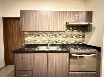 Casa · 420m² · 4 Recámaras · 2 Estacionamientos · Casa de 4 Recamaras en Residencial Lago Esmeralda, Zona Esmeralda