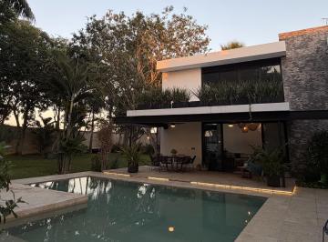 Casa · 488m² · 3 Recámaras · 6 Estacionamientos · Casa en Venta en Mérida Gran Jardín | 1986 m² T. 488 m² C. | Dimora Bella Vita