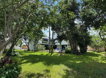 Casa · 488m² · 3 Recámaras · 6 Estacionamientos · Casa en Venta en Mérida Gran Jardín | 1986 m² T. 488 m² C. | Dimora Bella Vita