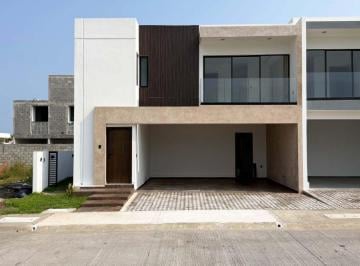 Casa de 3 habitaciones, Alvarado · Casa en Venta en El Fraccionamiento Punta Tiburón en La Riviera Veracruzana