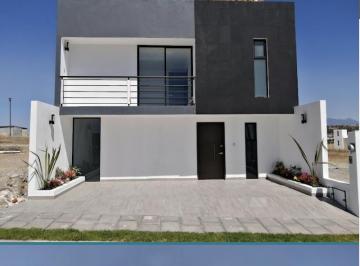 Casa · 226m² · 3 Recámaras · 2 Estacionamientos · Casa Nueva Sobre El Periferico por Haras del Bosque