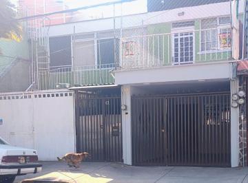 Casa · 150m² · 2 Estacionamientos · Casa en Venta en Parque San Adres