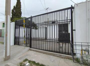 Casa · 116m² · 3 Recámaras · 2 Estacionamientos · Venta de Casa en Col Infonavit Nacional Remodelada