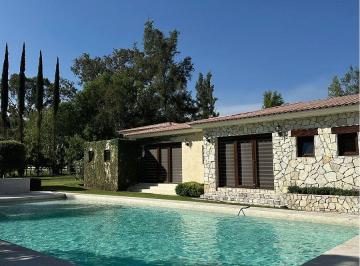 cafd6e0242a5bceabf2e52ca633ea0a943c8a00c1fa2964f907a5888b31fe41c · Exlusiva Villa Toscana en Venta en Residencial Campestre La Joya, Atlixco