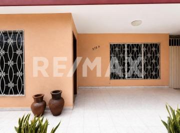 Casa · 540m² · 3 Recámaras · 3 Estacionamientos · Casa Para Remodelar en El Centro - (4)