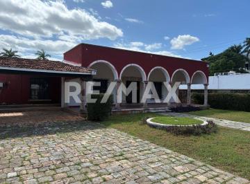 Casa · 1138m² · 3 Recámaras · 10 Estacionamientos · Renta Casona 3,612 m² Sobre Circuito Colonias Col. México en Merida Yuc. - (4)