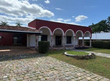 Casa · 1138m² · 3 Recámaras · 10 Estacionamientos · Renta Casona 3,612 m² Sobre Circuito Colonias Col. México en Merida Yuc. - (4)