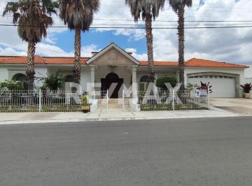 Casa · 519m² · 4 Recámaras · 4 Estacionamientos · Casa en Venta en Villas del Mesón, Juriquilla - (4)