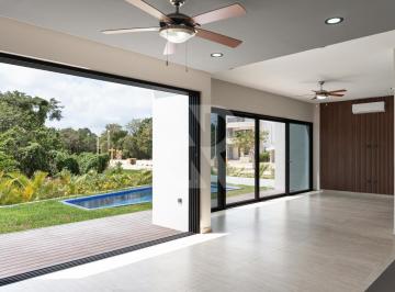 Casa · 392m² · 4 Recámaras · 4 Estacionamientos · Venta Renta Casa Lagos del Sol Colosio Cancun Cerca del Aeropuerto