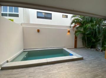 Casa · 250m² · 4 Recámaras · 2 Estacionamientos · Renta Casa Aqua Huayacán Cancun