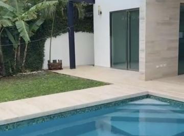 Casa · 400m² · 4 Recámaras · 2 Estacionamientos · Renta Casa Cumbres Cancún Quintana Roo