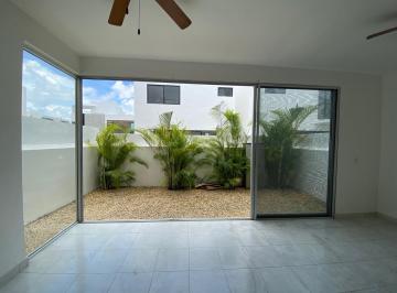 Casa · 150m² · 3 Recámaras · 2 Estacionamientos · Renta Casa Arbolada Residencial Huayacan Cancun