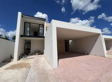 Casa · 303m² · 3 Recámaras · 2 Estacionamientos · Casa en Venta en Mérida Lista Para Entrega en Privada con Amenidades