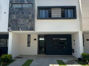 Casa en condominio de 4 habitaciones, Zapopan · Casa con 120 m² Superficie de Terreno, 3 Habitaciones en Venta, Valle Imperial