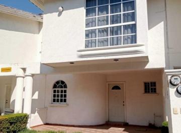 Casa en condominio de 3 habitaciones, León · Casa en Venta en Fraccionamiento Privado Villa de Las Bugambilias, Cerca de Poliforum, Feria de Leon