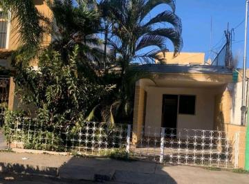 Casa de 4 habitaciones, Guadalajara · 8 de Julio - Clarin