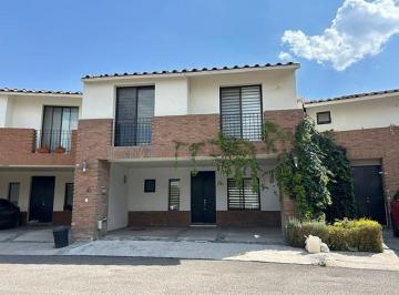 e7786a827c034b214f1b8e127bbf1604258713942c14d19516c16286e934b335 · Casa en Renta Juriquilla Condominio Triana. Amplia