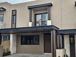 Casa · 173m² · 3 Recámaras · 2 Estacionamientos · Casa en Venta Villa Magna, 3 Recámaras con Baño, Seguridad 24/7, Amenidades