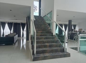 Casa · 282m² · 3 Recámaras · 4 Estacionamientos · Casa en Venta Milenio, 110 m² de Jardín, Portón Eléctrico