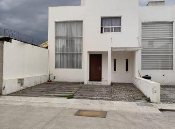 Casa de 3 habitaciones, Metepec · Casa en Renta en Metepec Col. Agrícola Lazara