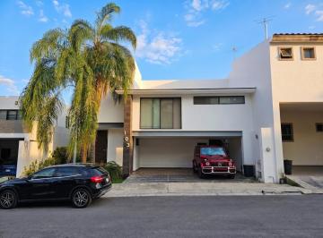 Casa · 352m² · 4 Recámaras · 3 Estacionamientos · Casa en Venta 4 Recámaras Carolco Residencial 1er Sector