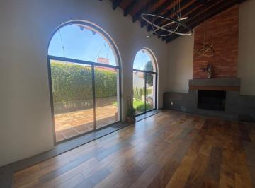 Casa en condominio de 4 habitaciones, La Magdalena Contreras · Casa en Condominio en Venta 240 m² en San Nicolás Totolapan, 4 Recámaras y Terraza