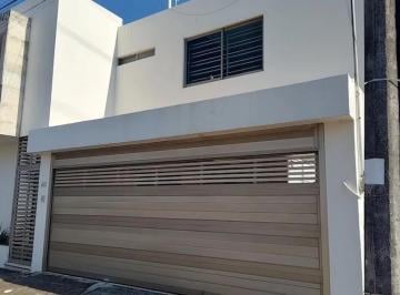 Casa de 3 habitaciones, Boca del Río · Casa en Venta en Esquina Graciano Sanchez, Boca del Río, Veracruz