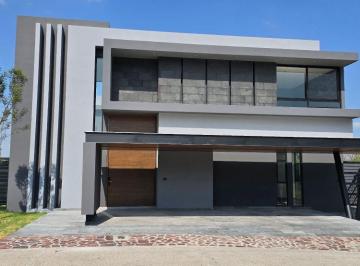 Casa de 4 habitaciones, Querétaro · Casa en Venta Altozano