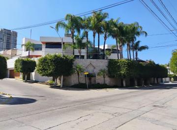 Casa de 4 habitaciones, León · Residencia Exclusiva en Villas del Campestre