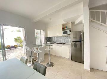 Casa de 2 habitaciones, Solidaridad · Casa en Venta en Residencial Playa del Carmen, 2 Recamaras