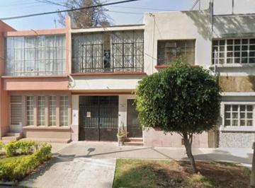 Casa de 4 habitaciones, Benito Juárez · Casa en Venta en Galicia #283