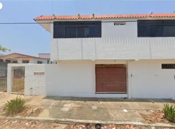 Casa de 2 habitaciones, Coatzacoalcos · Casa con Terreno