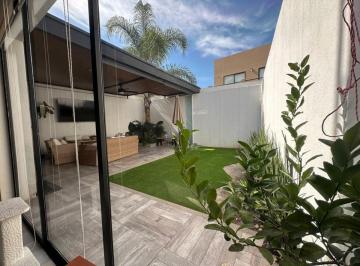 Casa en condominio de 3 habitaciones, León · Casa en Venta en Jardines de Santa Atras de La Ibero Leon, Cerca de Lux, Subieré, Hospital Muguerza