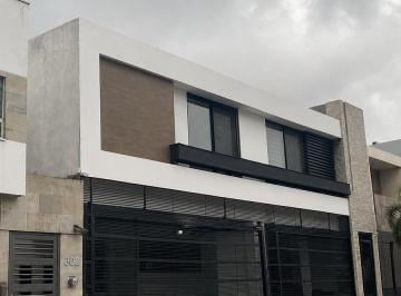 Casa · 490m² · 4 Recámaras · 5 Estacionamientos · Casa en Venta Cumbres Elite