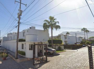 Casa de 3 habitaciones, Puerto Vallarta · Casa en Venta en Paseo de La Ribera, Puerto Vallarta, Jalisco Cl