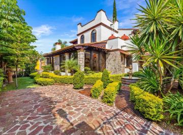 Casa · 286m² · 4 Recámaras · 1 Estacionamiento · Casa en Venta en Villa de Los Frailes