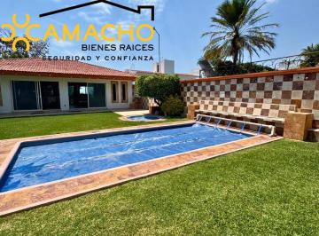 Casa de 5 habitaciones, Atlatlahucan · Casa con Bungalow en Venta con Alberca en Lomas de Cocoyoc Olc - 4442