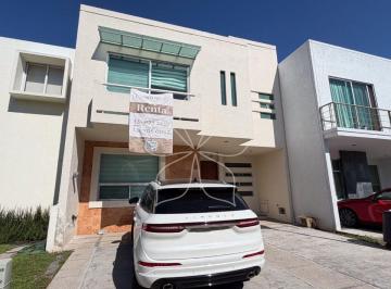 Casa de 3 habitaciones, Zapopan · Residencia en Renta en Altamira, Jal, Zapopan.